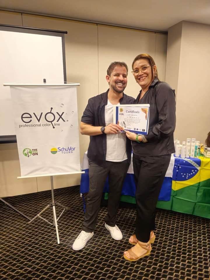 Entrega de certificado ao final da formação